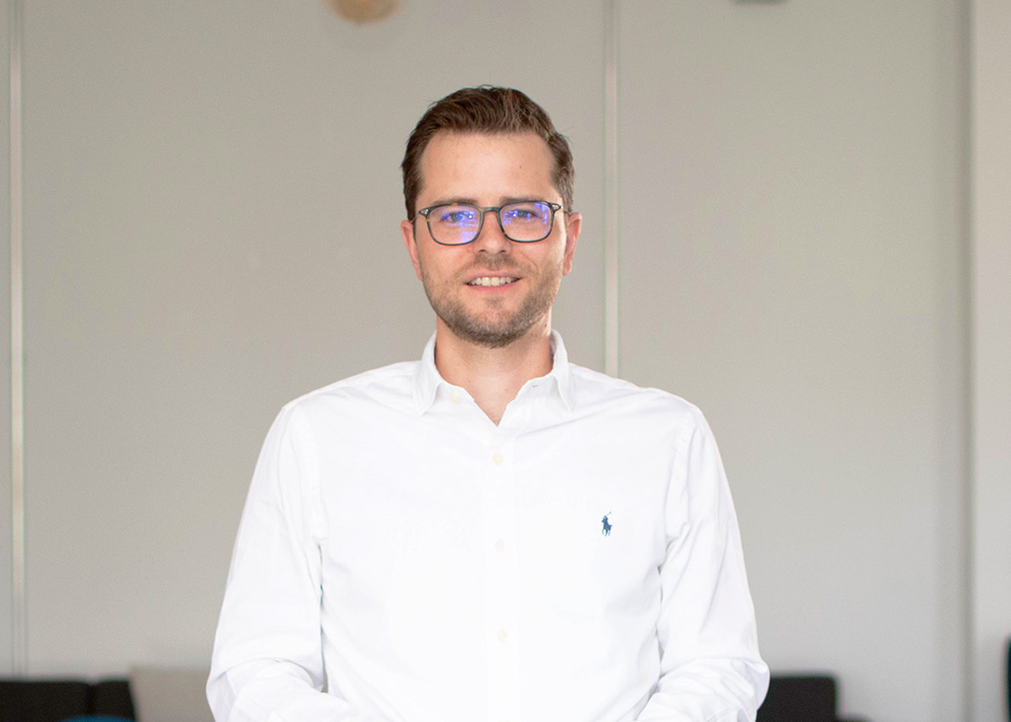 Florens Mayer im Civey Büro